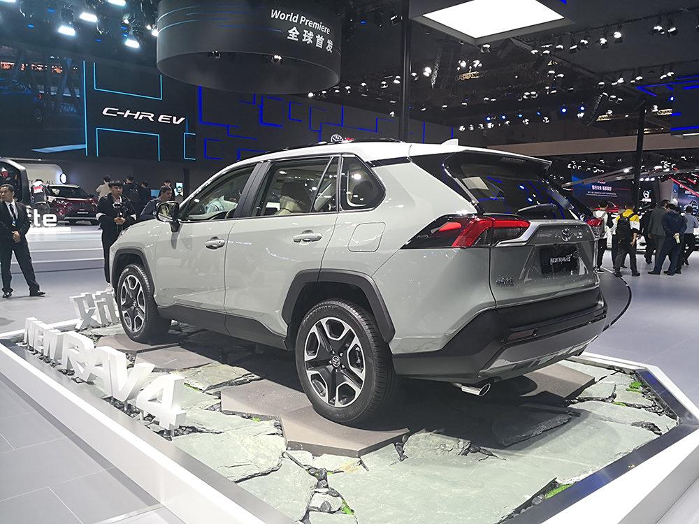 一汽丰田全新RAV4荣放，卓越品质与前沿科技之典范融合