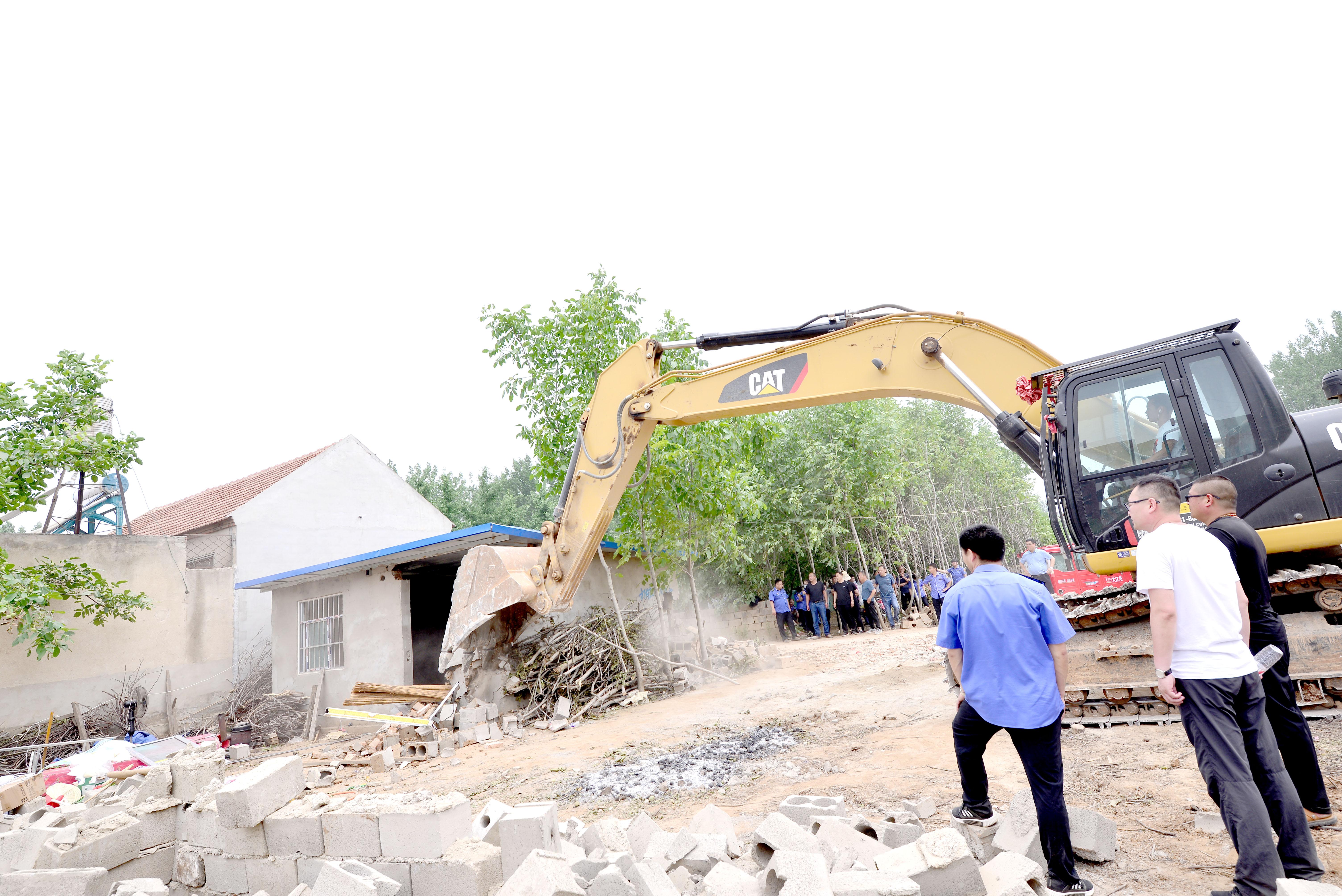 平邑违建拆除最新动态，坚决行动，共建美丽城市